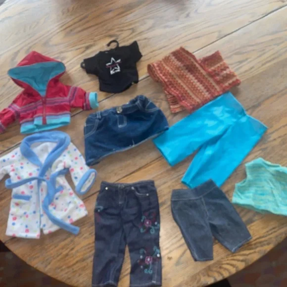 American Girl Doll with bathtub, accessories, outfits, shoes! PA-11392